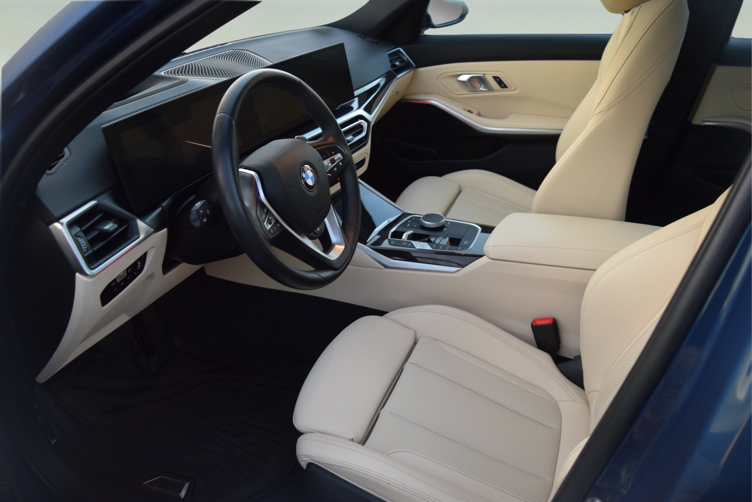 Used 2024 BMW 330i xDrive Sedan w/ Premium Package AWD/4WD image 9