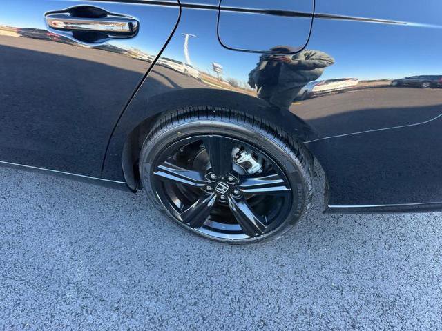 Used 2024 Honda Accord Sport image 8