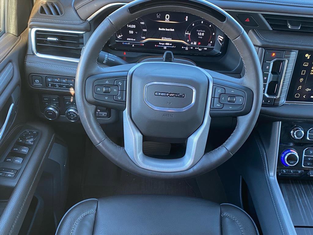 Used 2024 GMC Yukon XL Denali w/ Advanced Technology Package image 7