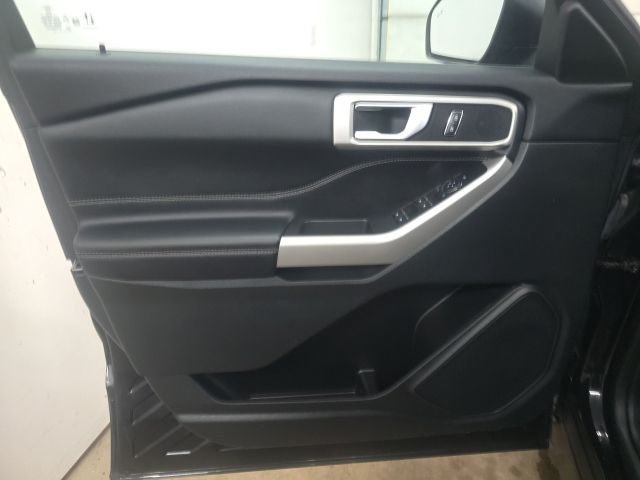 Certified 2024 Ford Explorer XLT w/ Equipment Group 202A AWD/4WD image 18
