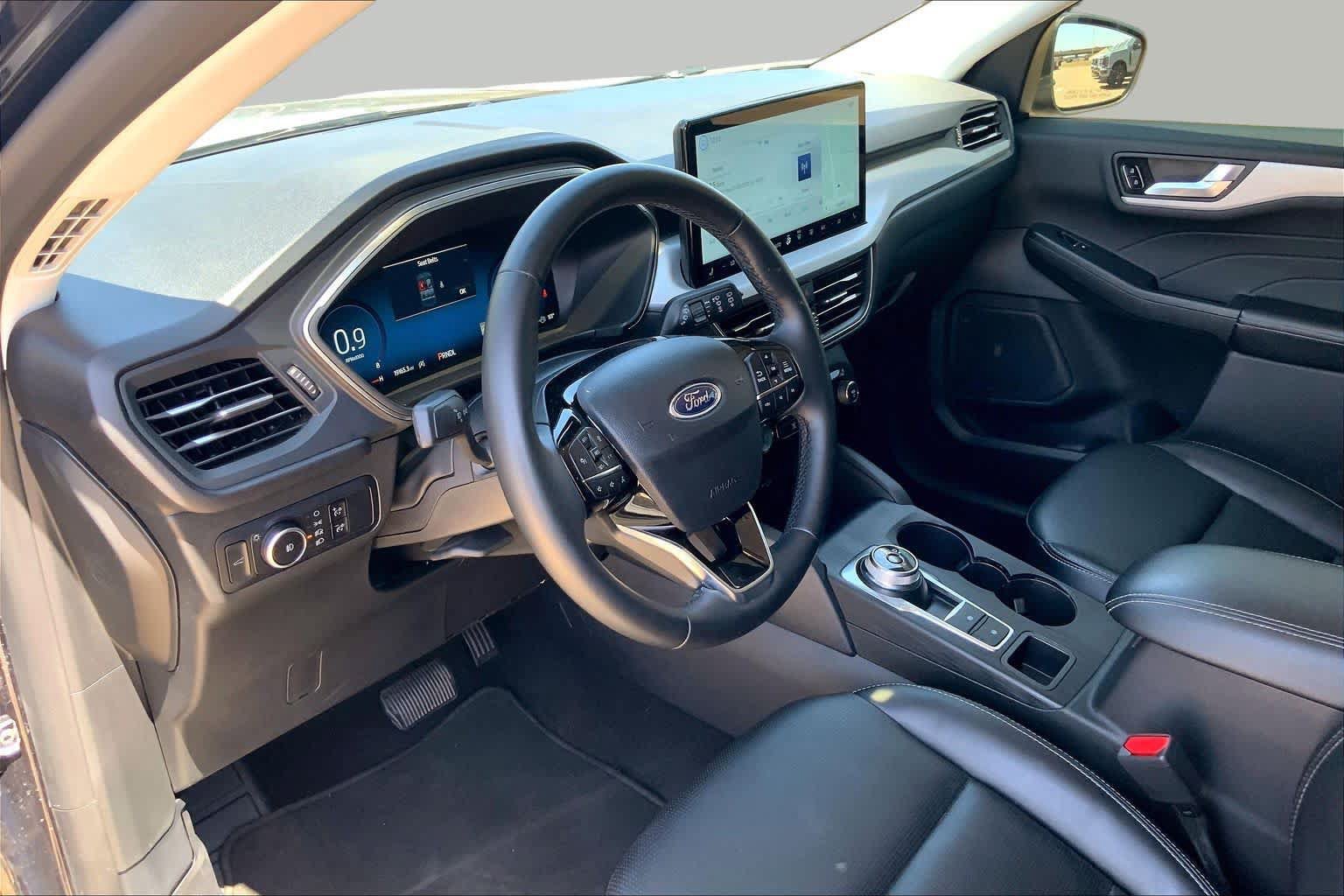 Certified 2025 Ford Escape Platinum AWD/4WD image 18