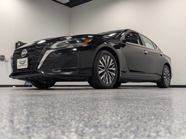 Used 2024 Nissan Altima 2.5 SV w/ SV Premium Package FWD image 4