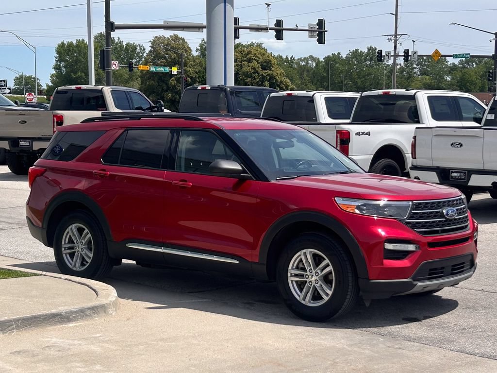 Certified 2023 Ford Explorer XLT w/ Equipment Group 202A AWD/4WD image 7