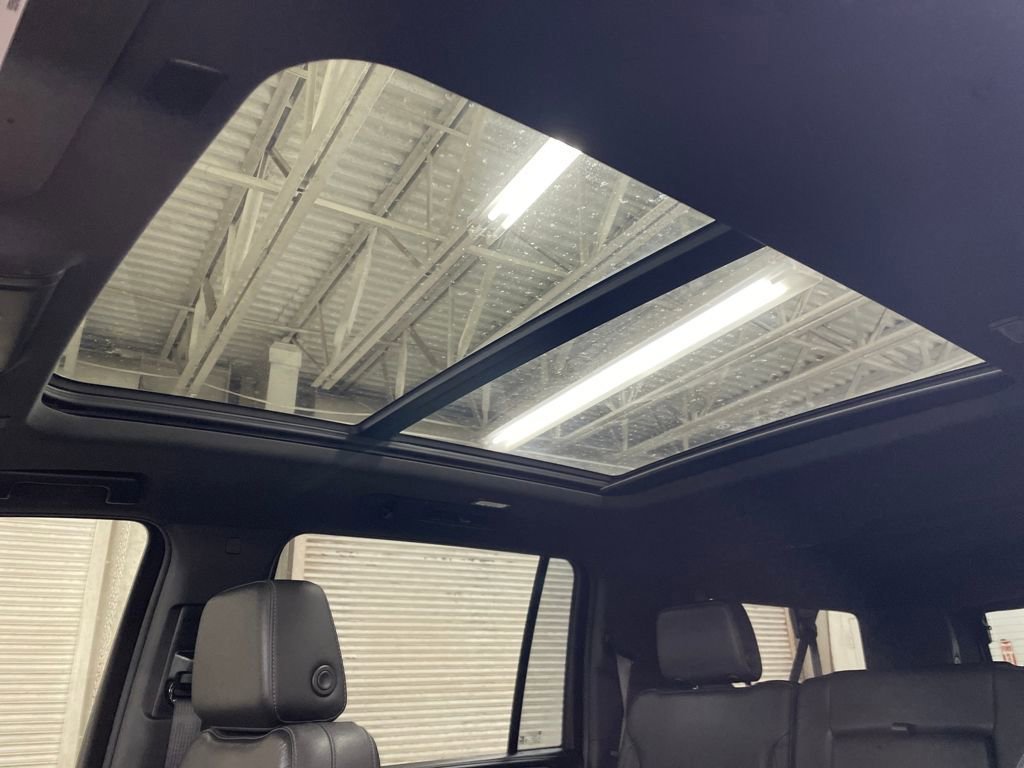 Used 2023 Chevrolet Suburban Z71 w/ Luxury Package image 14