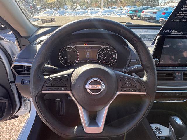 Used 2025 Nissan Altima 2.5 SV image 10