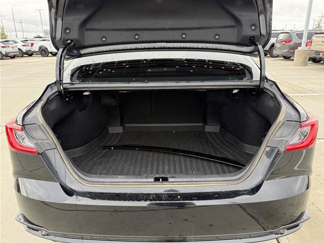 Used 2025 Toyota Camry XSE FWD image 12