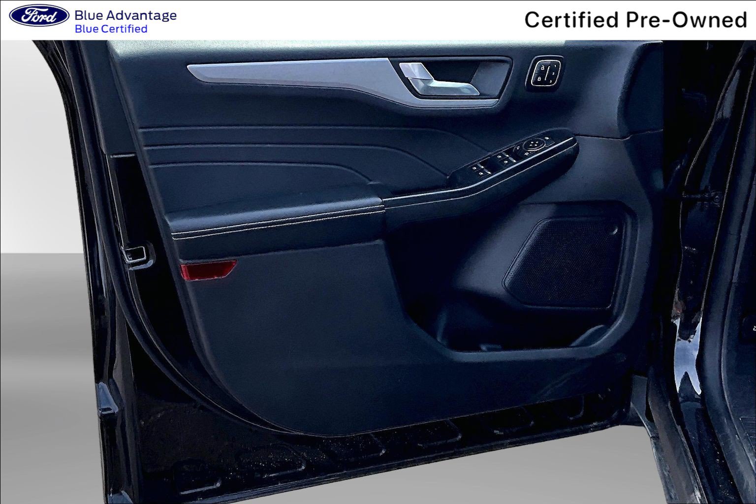 Certified 2025 Ford Escape Platinum AWD/4WD image 25