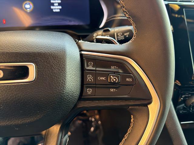 Used 2023 Jeep Grand Cherokee Altitude image 22