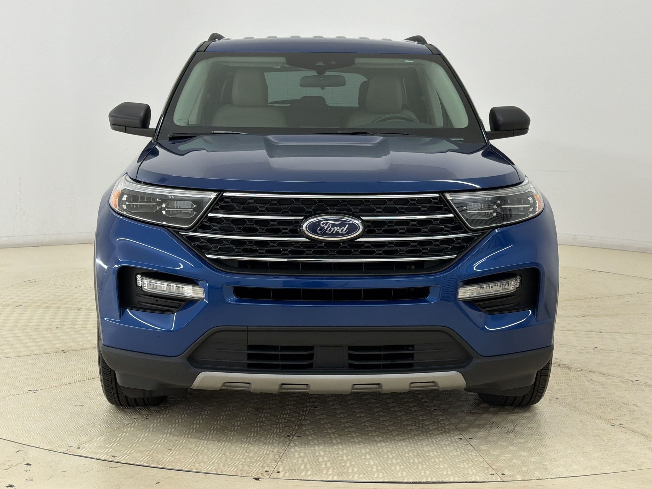 Certified 2020 Ford Explorer XLT w/ Equipment Group 202A AWD/4WD image 6