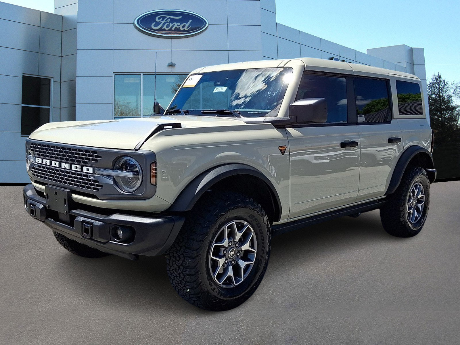 Certified 2025 Ford Bronco Badlands AWD/4WD image 4