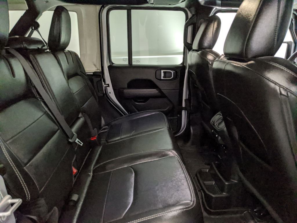 Used 2023 Jeep Wrangler Unlimited Sahara image 27