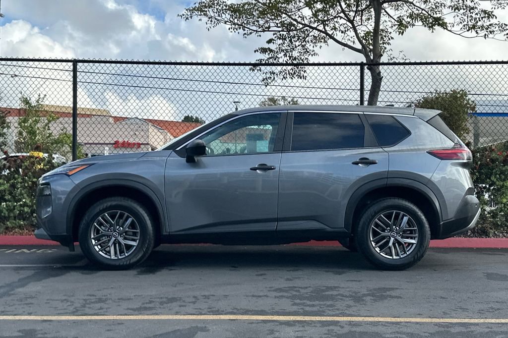 Used 2023 Nissan Rogue S image 9