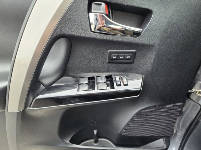 Used 2018 Toyota RAV4 Limited image 32