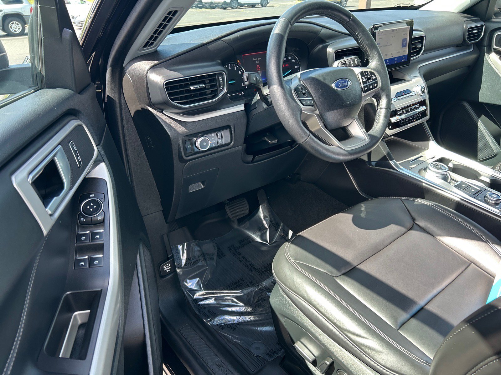 Certified 2024 Ford Explorer XLT w/ Equipment Group 202A AWD/4WD image 6