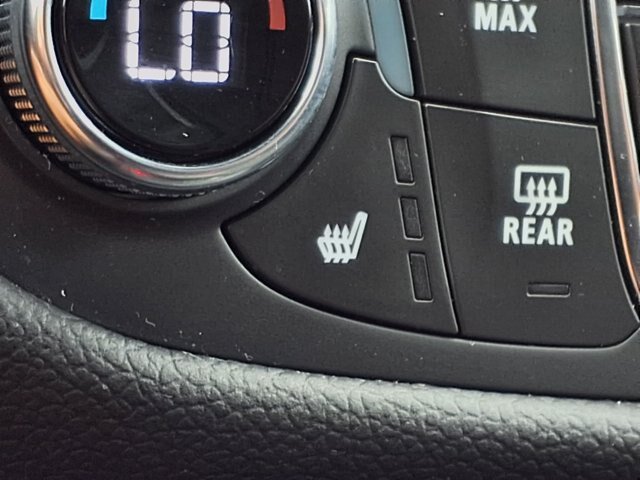 Used 2022 Chevrolet Equinox RS w/ LPO, Floor Liner Package FWD image 3