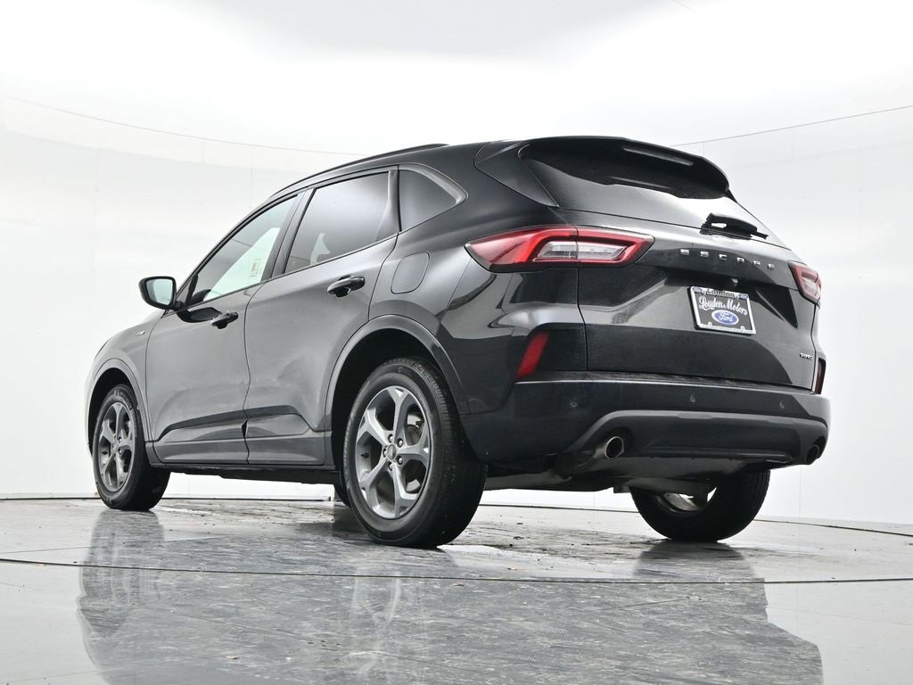 Certified 2023 Ford Escape ST-Line w/ Tech Pack #1 image 8