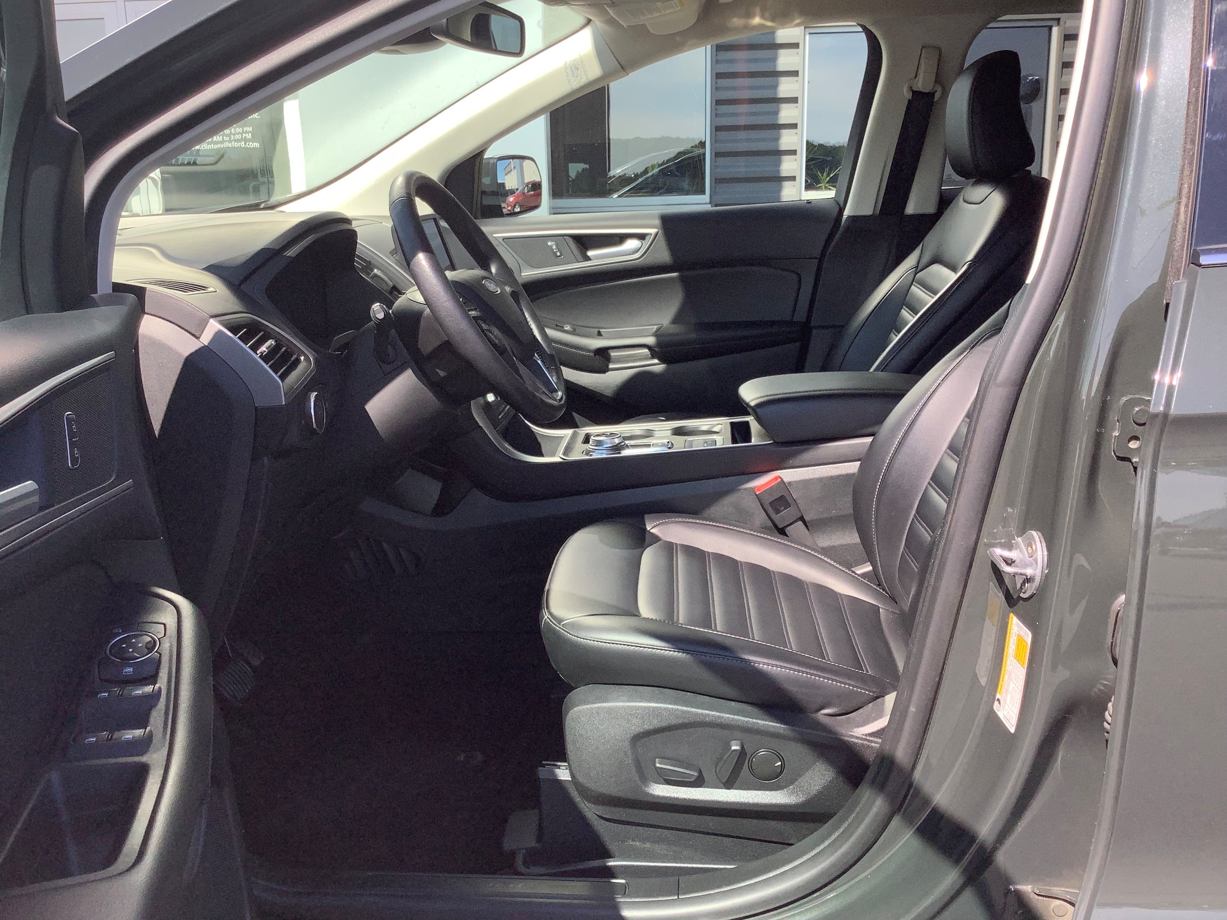 Certified 2024 Ford Edge SEL w/ Convenience Package AWD/4WD image 7