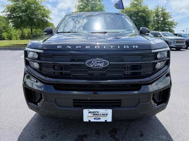 Certified 2025 Ford Expedition Active AWD/4WD image 3