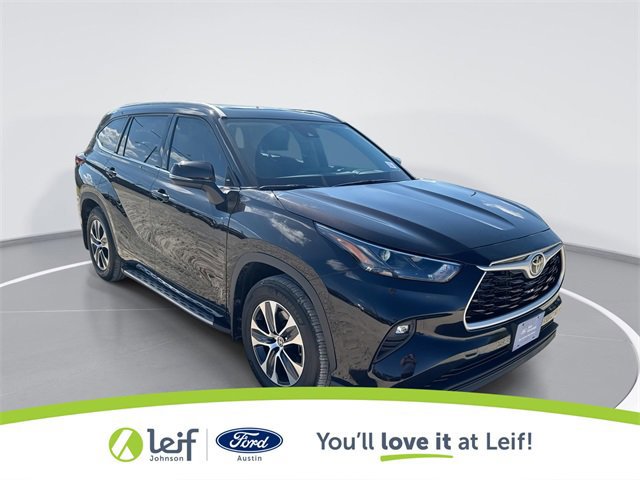 Used 2022 Toyota Highlander XLE image 1