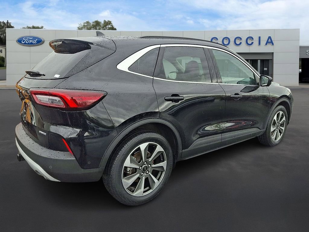 Certified 2023 Ford Escape Platinum w/ Premium Technology Package AWD/4WD image 4
