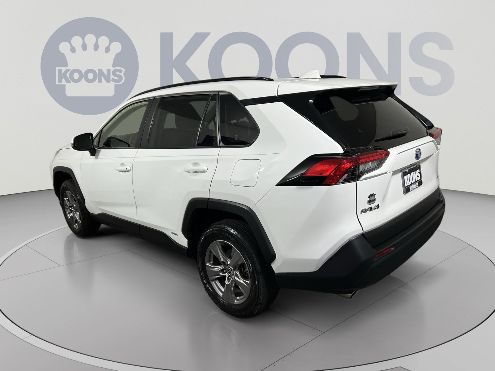 Used 2023 Toyota RAV4 LE AWD/4WD image 8