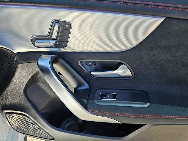 Used 2023 Mercedes-Benz CLA 250 image 11