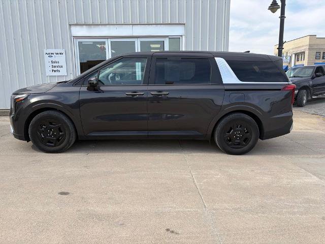 Used 2025 Kia Carnival FWD image 3