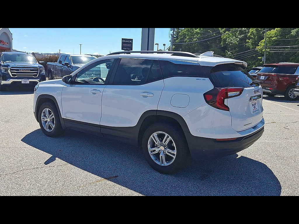 Used 2023 GMC Terrain SLE w/ Driver Convenience Package AWD/4WD image 6