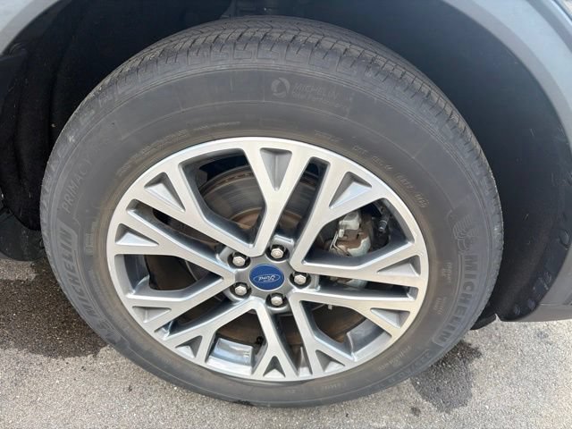 Certified 2022 Ford Escape SEL AWD/4WD image 4