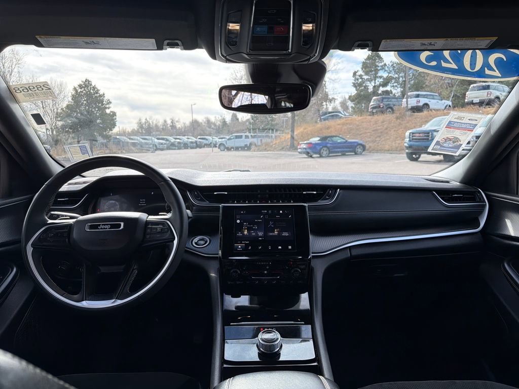 Used 2023 Jeep Grand Cherokee L Laredo image 19