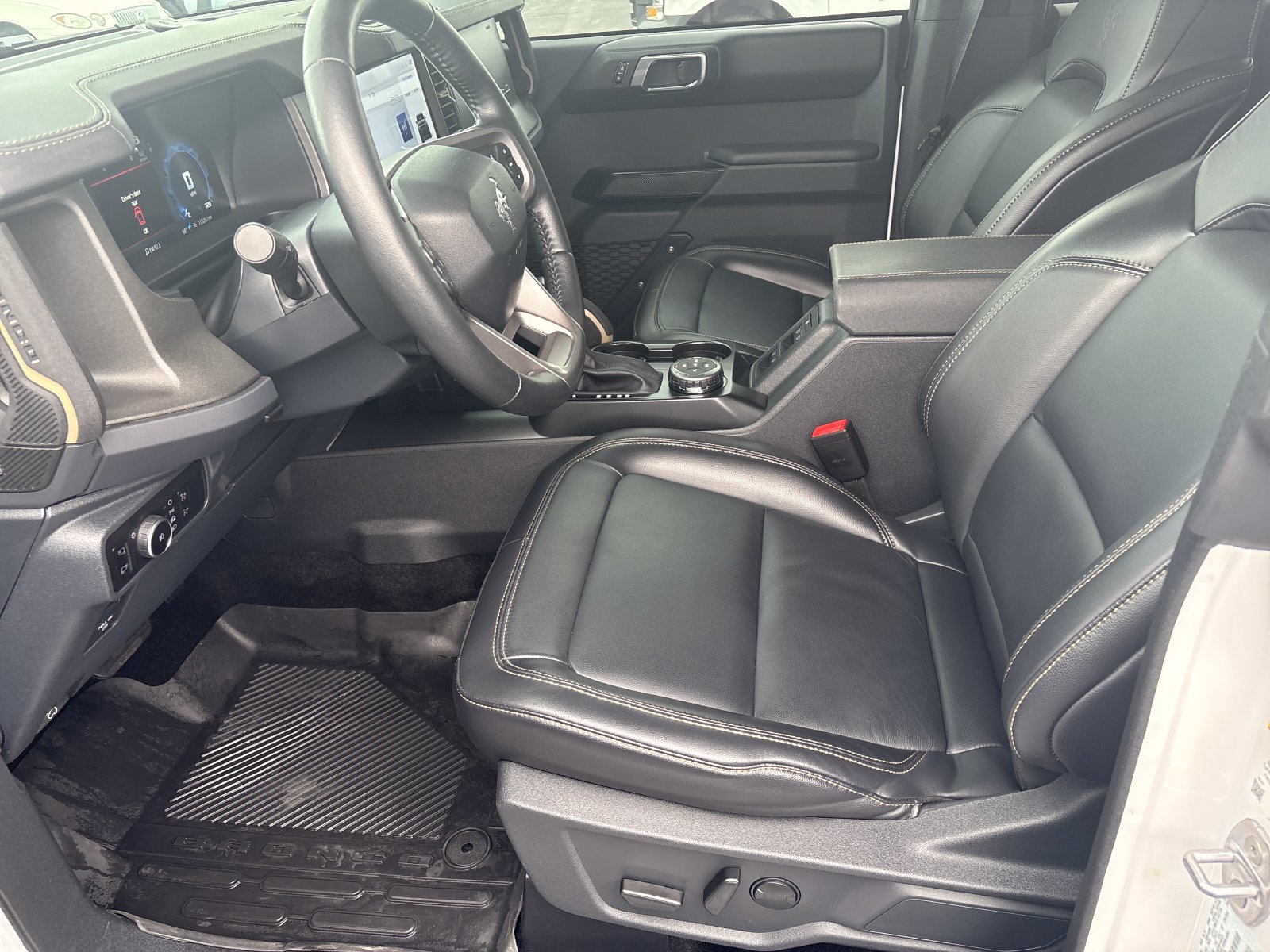 Certified 2025 Ford Bronco Badlands AWD/4WD image 11