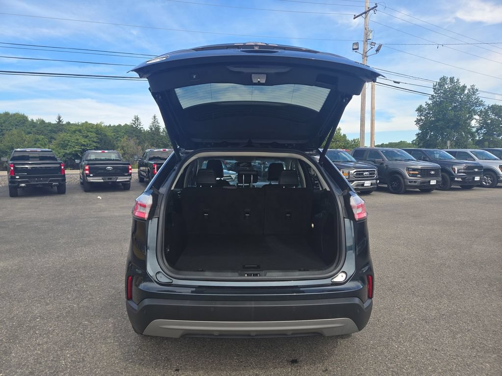 Certified 2024 Ford Edge SEL w/ Convenience Package AWD/4WD image 3