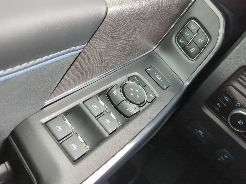 Certified 2025 Ford F250 Platinum AWD/4WD image 30