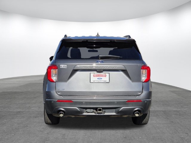 Certified 2022 Ford Explorer XLT w/ Equipment Group 202A RWD image 5