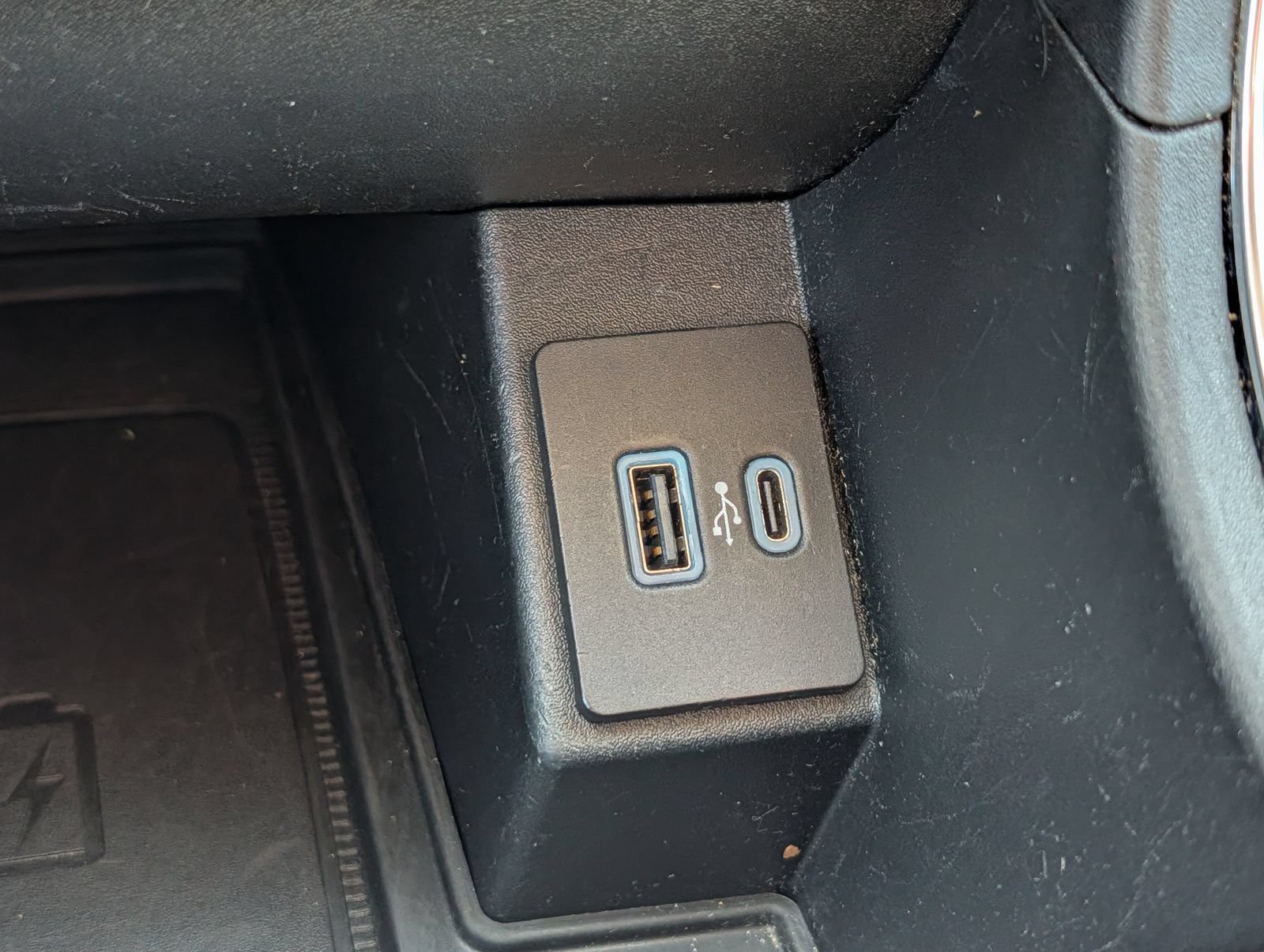 Certified 2023 Ford Edge Titanium AWD/4WD image 29