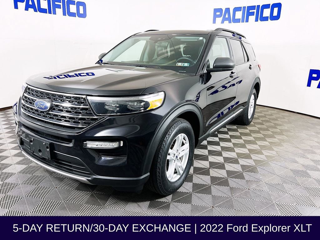 Certified 2022 Ford Explorer XLT w/ Equipment Group 202A AWD/4WD image 4