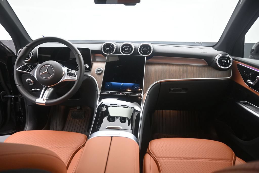 Used 2026 Mercedes-Benz GLC 300 image 12