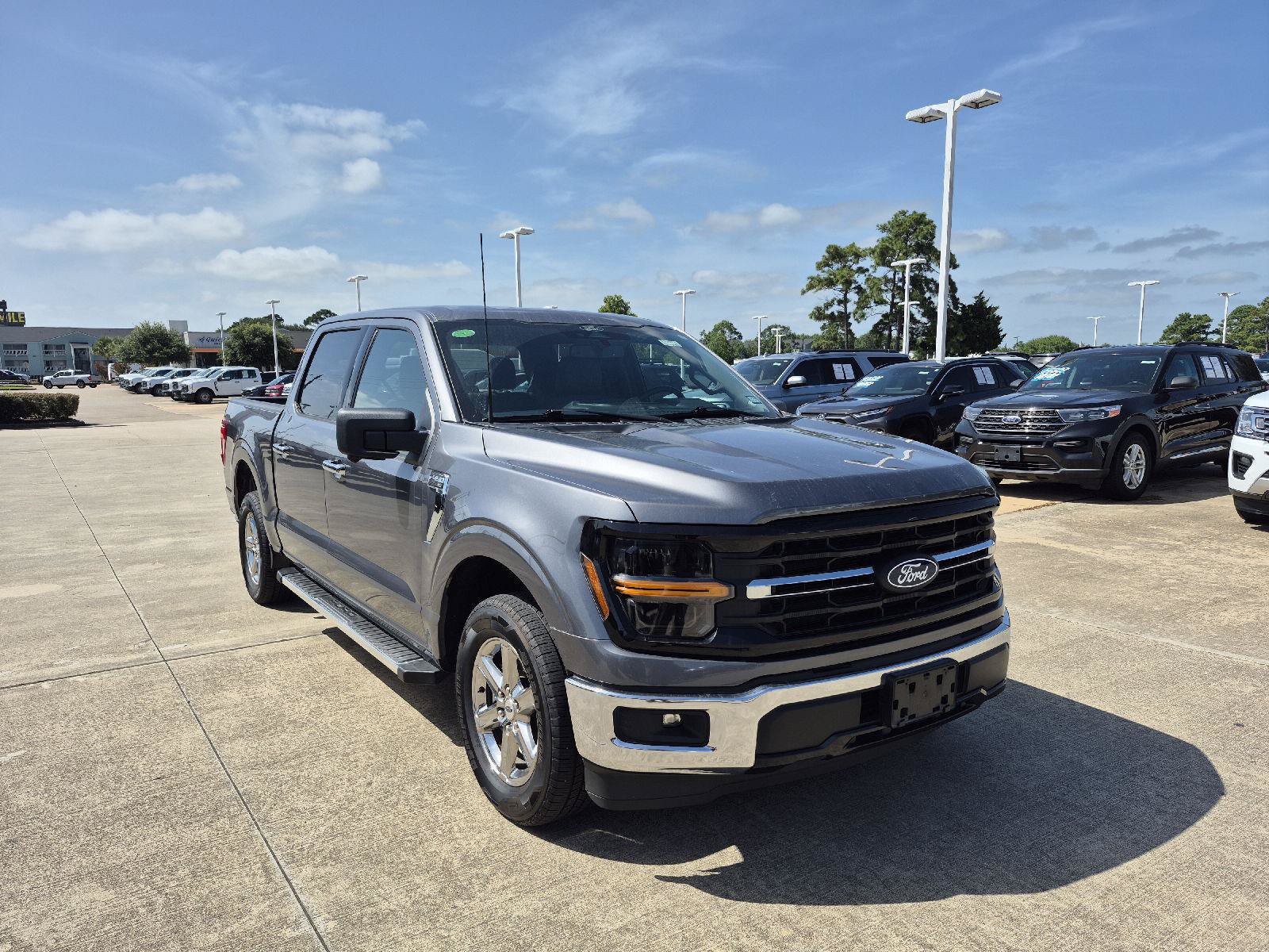 Certified 2024 Ford F150 XLT w/ Mobile Office Package RWD image 15