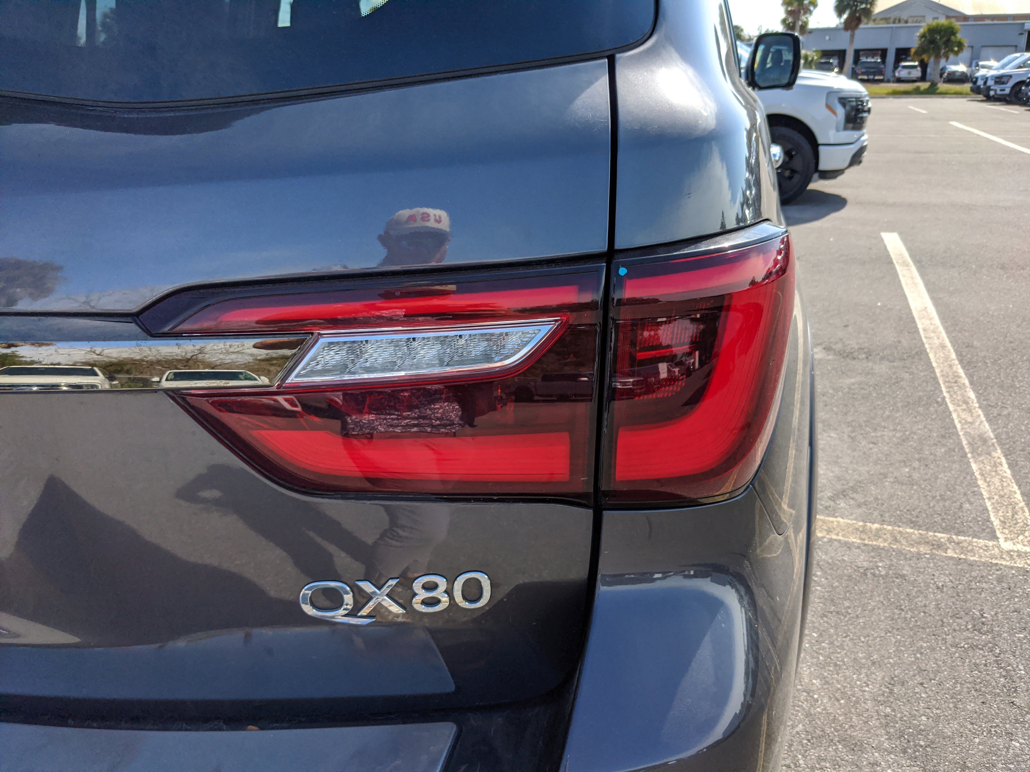 Used 2022 INFINITI QX80 Premium Select w/ Cargo Package image 11