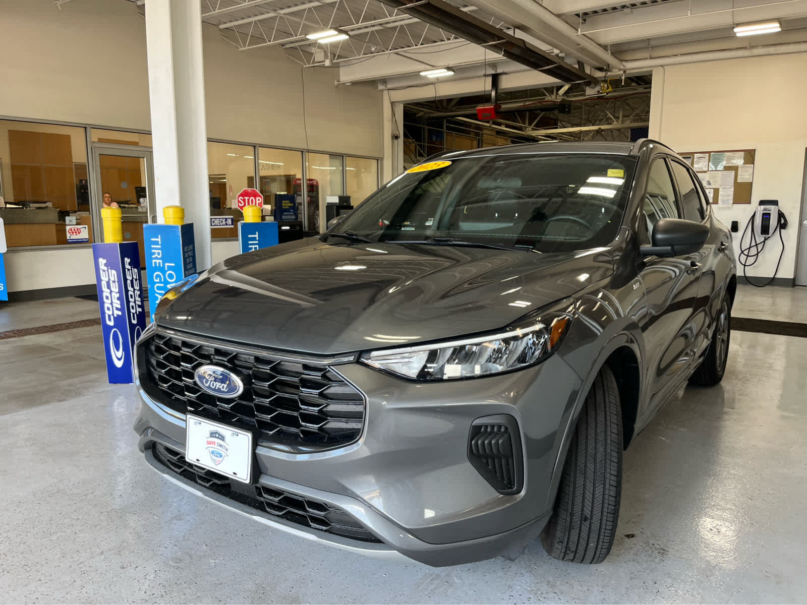 Certified 2023 Ford Escape ST-Line w/ Tech Pack #1 AWD/4WD image 4