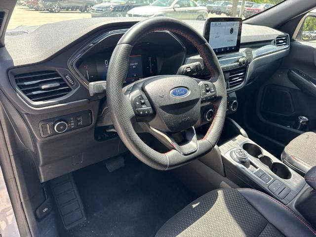 Certified 2025 Ford Escape ST-Line Select AWD/4WD image 9
