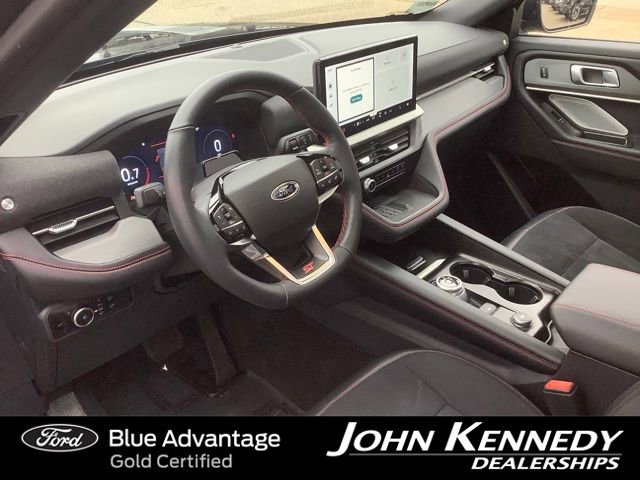 Certified 2025 Ford Explorer ST image 9