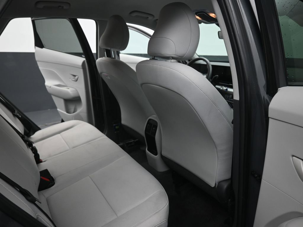 Used 2025 Hyundai Kona SEL FWD image 14
