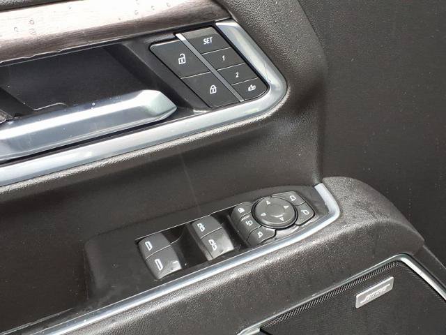 Used 2025 Chevrolet Silverado 3500 LTZ w/ LTZ Plus Package AWD/4WD image 18