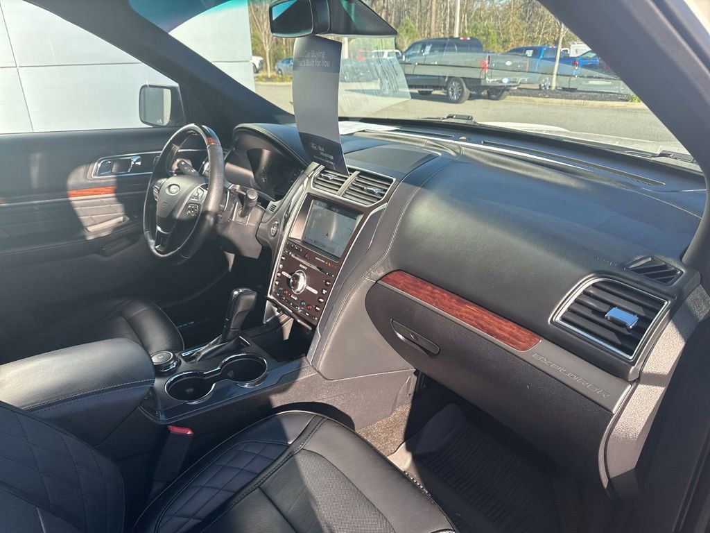 Certified 2017 Ford Explorer Platinum image 32