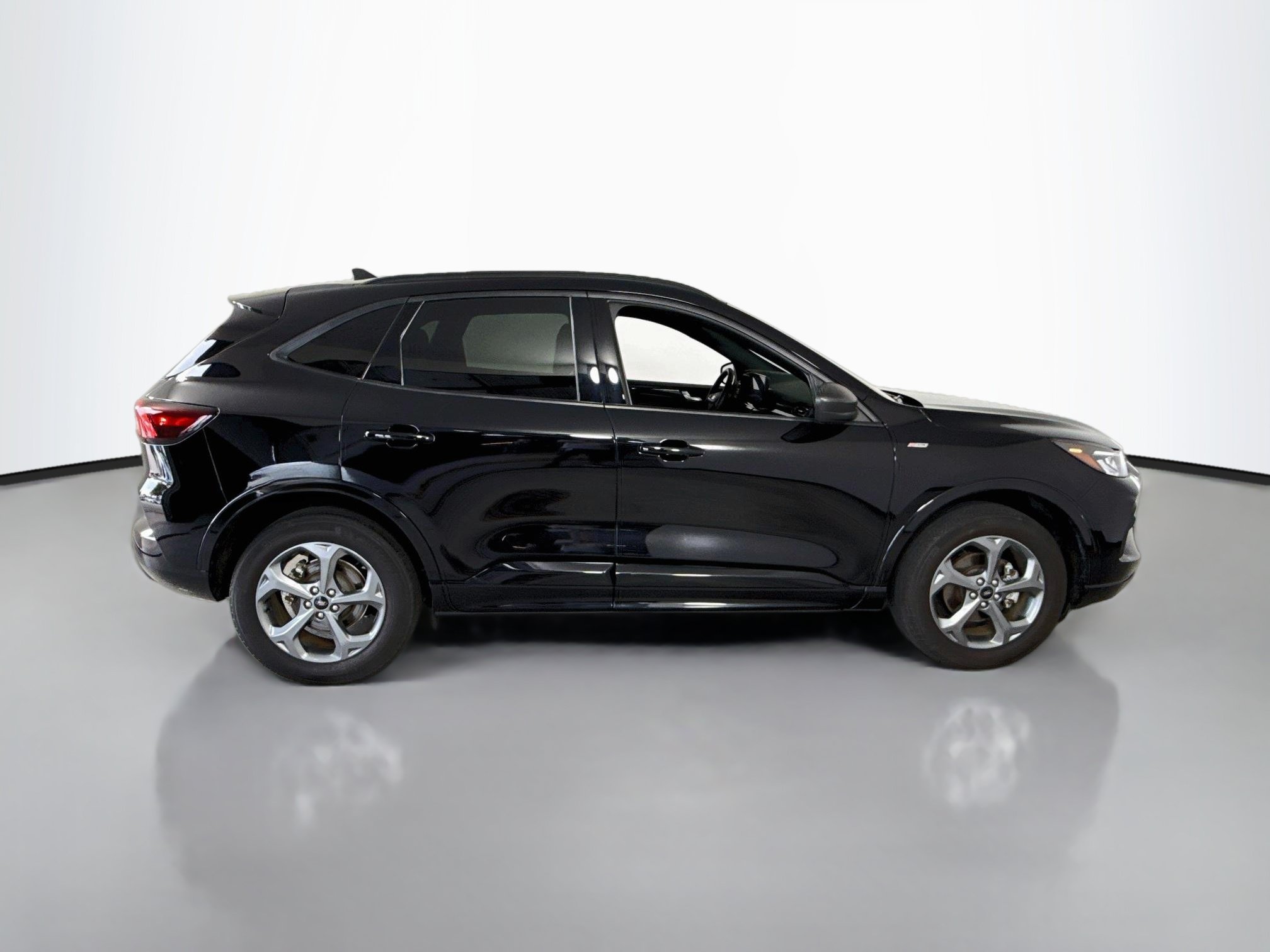 Certified 2024 Ford Escape ST-Line w/ Tech Pack #1 AWD/4WD image 13
