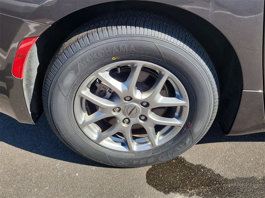 Used 2021 Chrysler Pacifica Touring image 5