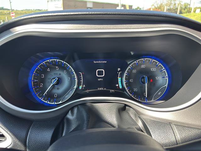 Used 2025 Chrysler Pacifica Select FWD image 25