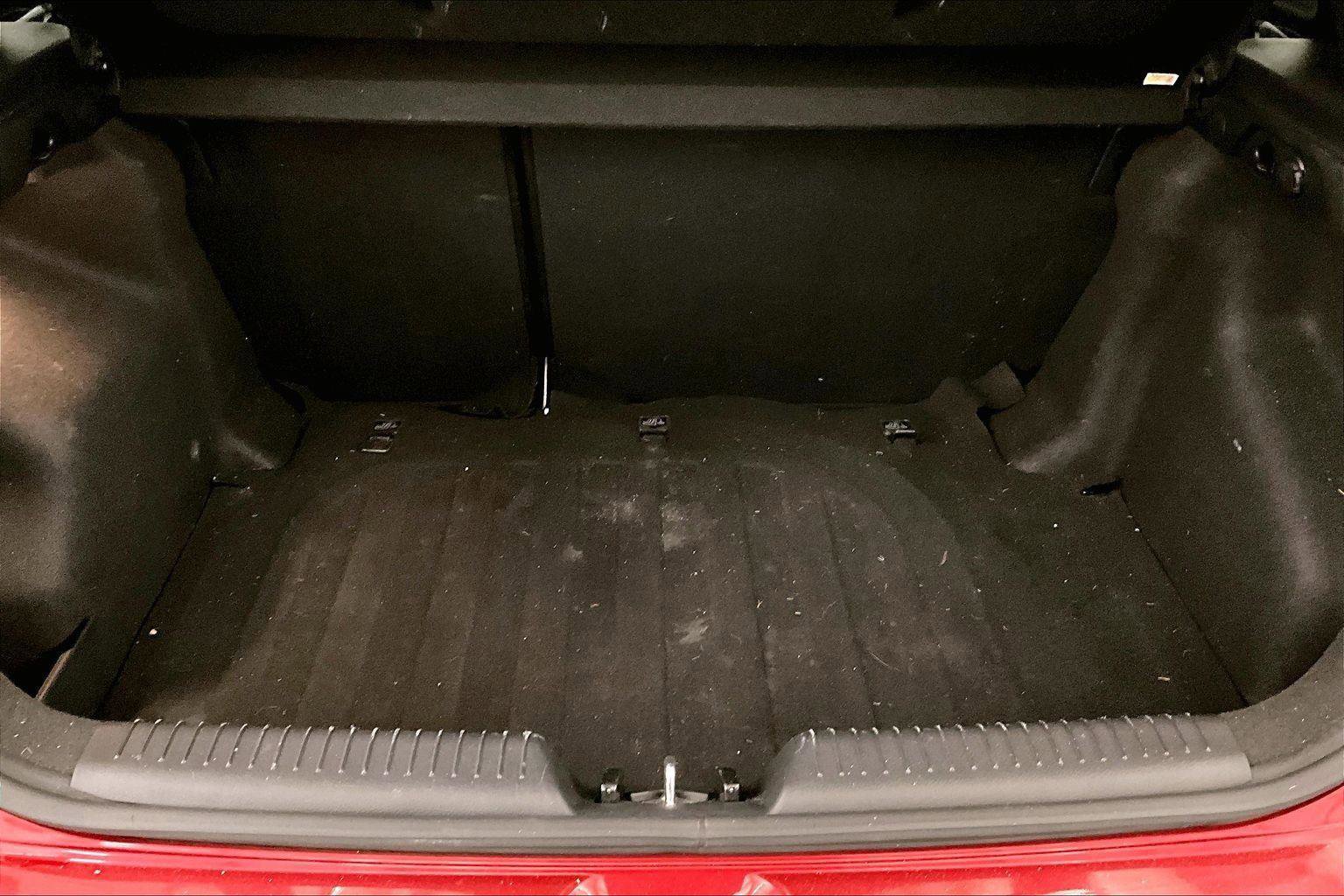 Used 2017 Hyundai Elantra GT image 33