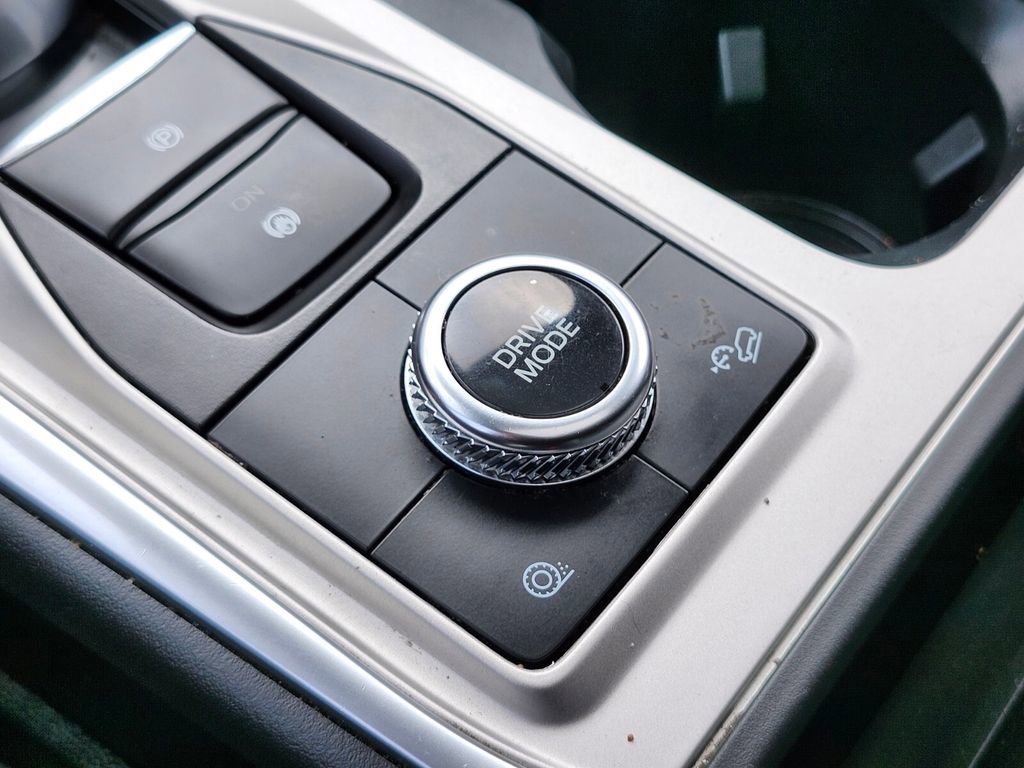 Certified 2022 Ford Explorer XLT w/ Equipment Group 202A image 28